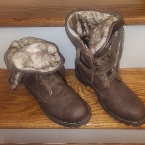 Roxy boots size 9